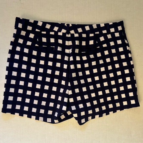 Banana Republic Blue&White Checkerd gingham casual flat front shorts Sz-10. T11 - Picture 3 of 11